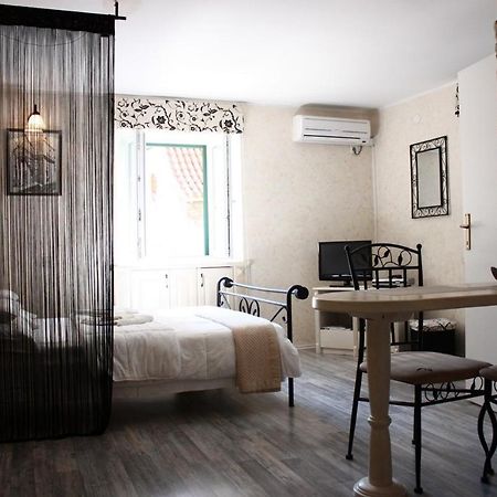 Old Town Apartment Šibenik Rum bild